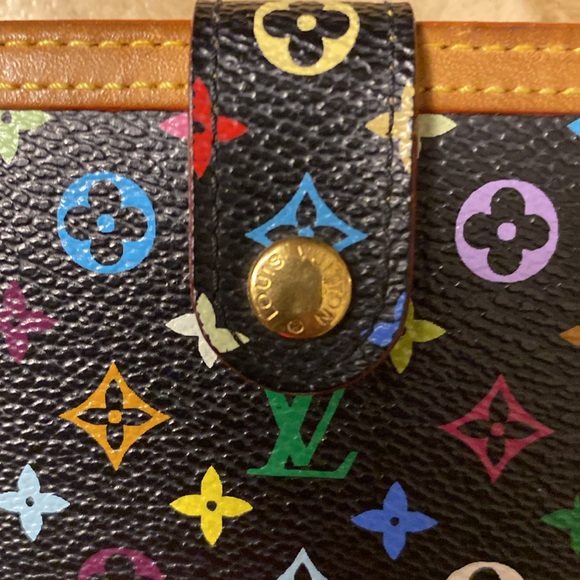 LOUIS VUITTON 'Takashi Murakami Kisslock BLACK WALLET - Picture 8 of 14